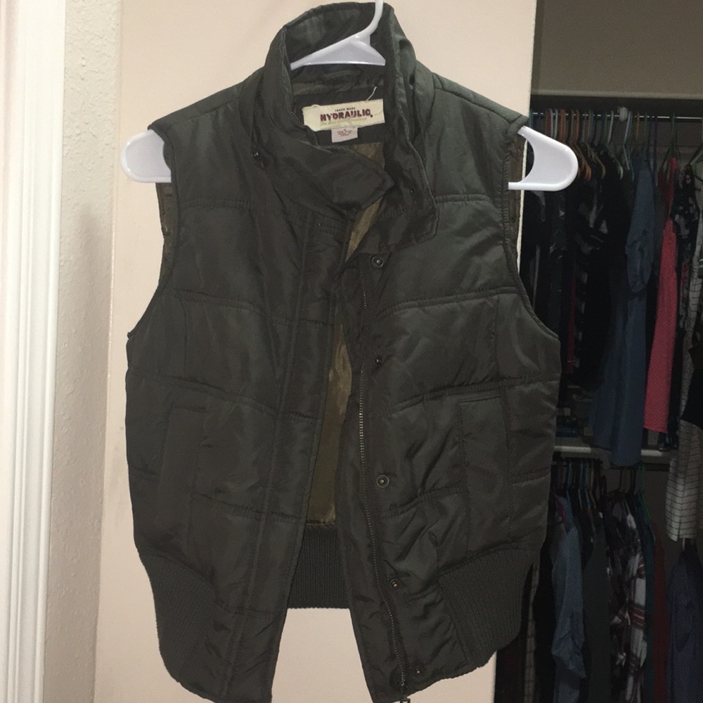 Hydraulic winter vest